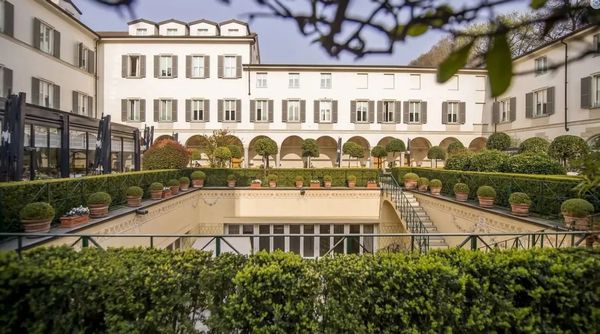 Four Seasons - Milano  - Asta PANDOLFINI PER AMICI DI URI - ASTA BENEFICA PER SOSTENERE LA RICERCA SCIENTIFICA UROLOGICA - Associazione Nazionale - Case d'Asta italiane