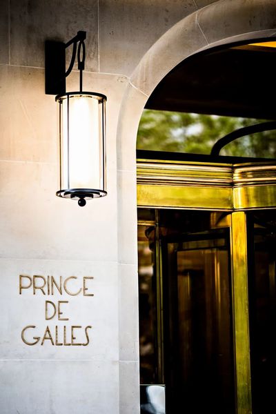 Luxury Hotel Prince De Galles - Parigi  - Asta PANDOLFINI PER AMICI DI URI - ASTA BENEFICA PER SOSTENERE LA RICERCA SCIENTIFICA UROLOGICA - Associazione Nazionale - Case d'Asta italiane