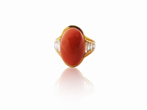 Anello in oro giallo con diamanti e corallo rosso arancio  - Asta Gioielli e Orologi - Associazione Nazionale - Case d'Asta italiane