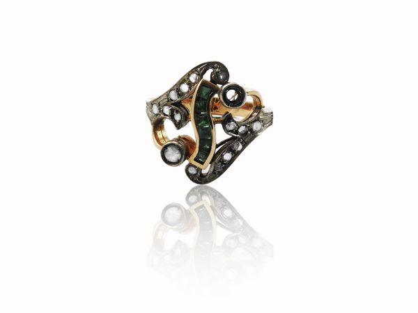 Anello in oro rosso 500/1000 ed argento con diamanti e smeraldi  - Asta Gioielli e Orologi - Associazione Nazionale - Case d'Asta italiane