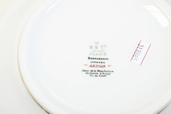 Servizio da tavola Artois verde<BR>Limoges, Manifattura Bernardaud, seconda met del XX secolo<BR>  - Asta L'Art de la Table - Associazione Nazionale - Case d'Asta italiane