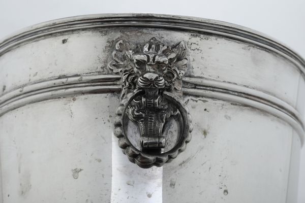 Porta ghiaccio. Argenteria veneta del XX secolo. Argentiere ubaldo San Dona, Treviso  - Asta L'Art de la Table - Associazione Nazionale - Case d'Asta italiane