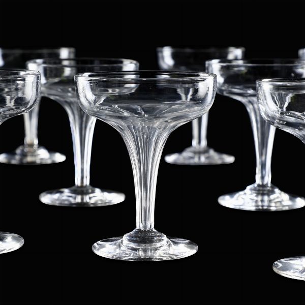 Ventiquattro coppe da champagne<BR>Francia, Manifattura Baccarat, 1920 circa<BR>  - Asta L'Art de la Table - Associazione Nazionale - Case d'Asta italiane