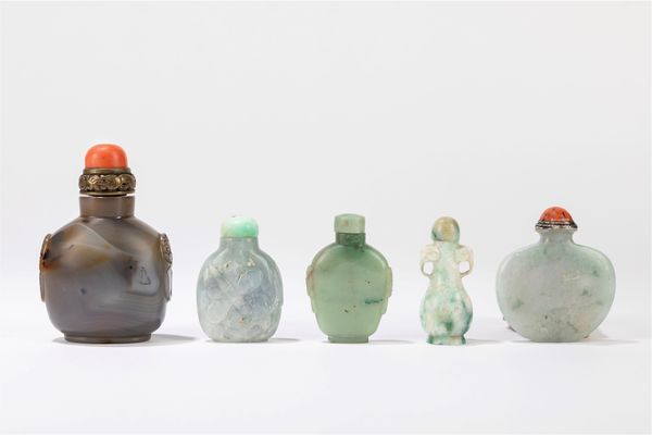 ☼Lotto di cinque snuff bottles  - Asta Arte Orientale  - Associazione Nazionale - Case d'Asta italiane