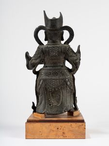 SCULTURA IN BRONZO RAFFIGURANTE WEITUO  - Asta Arte Orientale  - Associazione Nazionale - Case d'Asta italiane