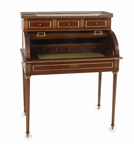 Bureau cylindre da parete in mogano, Francia, XIX secolo  - Asta Antiquariato - Mobili, Sculture e Oggetti d'Arte - Associazione Nazionale - Case d'Asta italiane