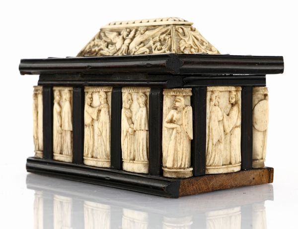 Piccolo cofanetto in legno ebanizzato ed osso, XVII/XVIII secolo  - Asta Antiquariato - Mobili, Sculture e Oggetti d'Arte - Associazione Nazionale - Case d'Asta italiane