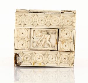 Scrigno in osso, XIX secolo  - Asta Antiquariato - Mobili, Sculture e Oggetti d'Arte - Associazione Nazionale - Case d'Asta italiane