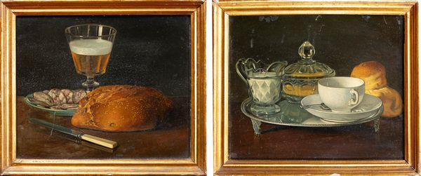 Ignoto pittore straniero attivo in Italia, fine XVIII inizi XIX secolo : a) Un bicchiere, un piatto e una pagnotta su un tavolo b) Vassoio con tazza zuccheriera, lattiera e brioche su un tavolo  - Asta Oggetti d'arte, Gouaches dalla Collezione di Carlo Knight, importanti dipinti antichi e dipinti del XIX secolo - Associazione Nazionale - Case d'Asta italiane