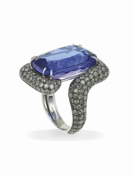 Anello con grande tanzanite e diamanti  - Asta Fine Jewels - Associazione Nazionale - Case d'Asta italiane