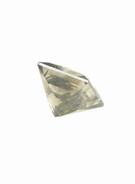 Diamante fancy greenish brown, taglio rettangolare a faccette e gradini, di ct 5.11, caratteristiche interne SI2, fluorescenza UV media  - Asta Fine Jewels - Associazione Nazionale - Case d'Asta italiane