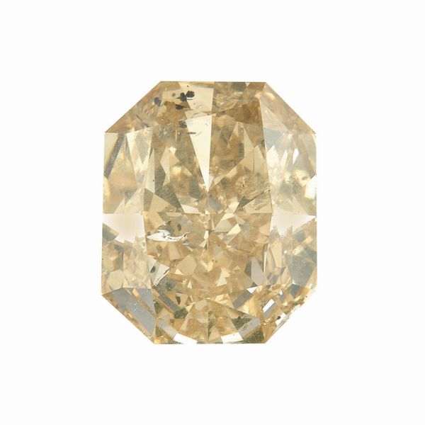 Diamante fancy orangeish yellow, taglio rettangolare a faccette e gradini, di ct 7.03, fluorescenza UV media  - Asta Fine Jewels - Associazione Nazionale - Case d'Asta italiane