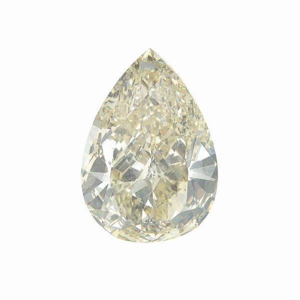 Diamante fancy light yellowish brown, taglio goccia di ct 7.01, caratteristiche interne I1, fluorescenza UV forte  - Asta Fine Jewels - Associazione Nazionale - Case d'Asta italiane