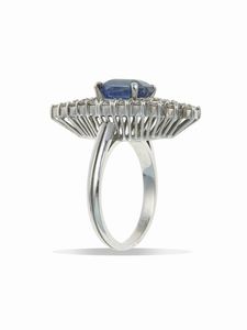 Anello con zaffiro Sri Lanka e diamanti  - Asta Fine Jewels - Associazione Nazionale - Case d'Asta italiane