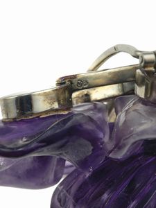 Demi-parure Viola del pensiero composta da spilla ed orecchini con ametista e diamanti  - Asta Fine Jewels - Associazione Nazionale - Case d'Asta italiane