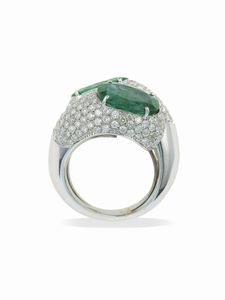 Anello con due smeraldi e pavè di diamanti  - Asta Fine Jewels - Associazione Nazionale - Case d'Asta italiane