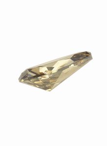 Diamante fancy yellowish brown, taglio goccia, di ct 8.04, caratteristiche interne SI2, fluorescenza UV nulla  - Asta Fine Jewels - Associazione Nazionale - Case d'Asta italiane