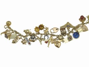 Girocollo con charms  - Asta Fine Jewels - Associazione Nazionale - Case d'Asta italiane