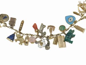 Girocollo con charms  - Asta Fine Jewels - Associazione Nazionale - Case d'Asta italiane