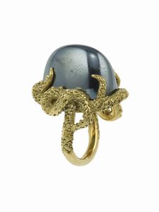 Anello con ematite taglio cabochon  - Asta Fine Jewels - Associazione Nazionale - Case d'Asta italiane