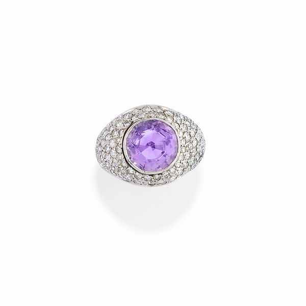 Anello con pietra viola  - Asta Gioielli Importanti - Associazione Nazionale - Case d'Asta italiane