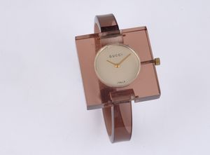 GUCCI : Gucci, orologio di design anni '70 con bracciale rigido, 35x35 mm  - Asta Orologi da Polso - Associazione Nazionale - Case d'Asta italiane