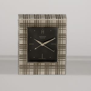 HERMES - Pendoletta da viaggio argentata, carica manuale, quadrante nero con lancette a foglia, 46x38 mm