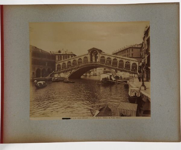 Raccolta di fotografie all'albumina Album con vedute di Venezia e Milano (Brogi)  - Asta Stampe - Associazione Nazionale - Case d'Asta italiane