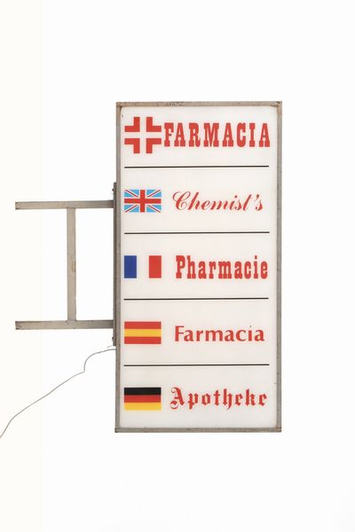 Insegna luminosa farmacia bifacciale in diverse ingue.  - Asta POP Culture e Manifesti d'Epoca - Associazione Nazionale - Case d'Asta italiane