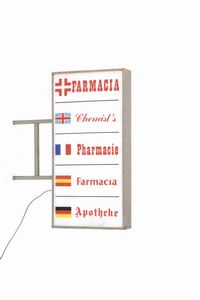 Insegna luminosa farmacia bifacciale in diverse ingue.  - Asta POP Culture e Manifesti d'Epoca - Associazione Nazionale - Case d'Asta italiane