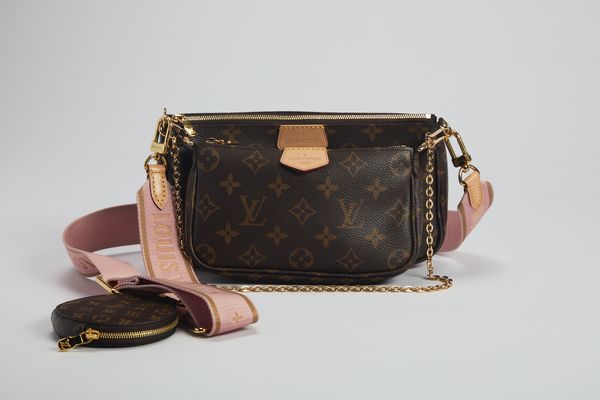 Louis Vuitton : Borsa Multi Pochette Accessoires  - Asta Luxury Fashion - Associazione Nazionale - Case d'Asta italiane