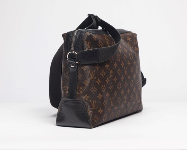 Louis Vuitton : Macassar Torres  - Asta Luxury Fashion - Associazione Nazionale - Case d'Asta italiane