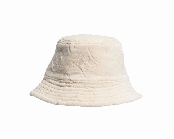 Louis Vuitton : Cappello  - Asta Luxury Fashion - Associazione Nazionale - Case d'Asta italiane