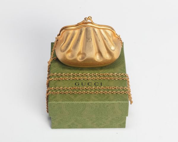 GUCCI : Micro clutch Shell  - Asta Luxury Fashion - Associazione Nazionale - Case d'Asta italiane