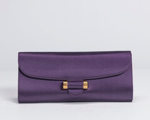 Yves Saint Laurent : Pochette in raso di seta  - Asta Luxury Fashion - Associazione Nazionale - Case d'Asta italiane