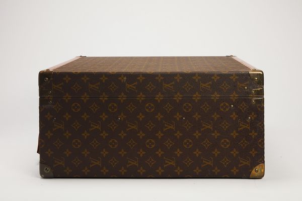 Louis Vuitton : Piccolo baule  - Asta Luxury Fashion - Associazione Nazionale - Case d'Asta italiane