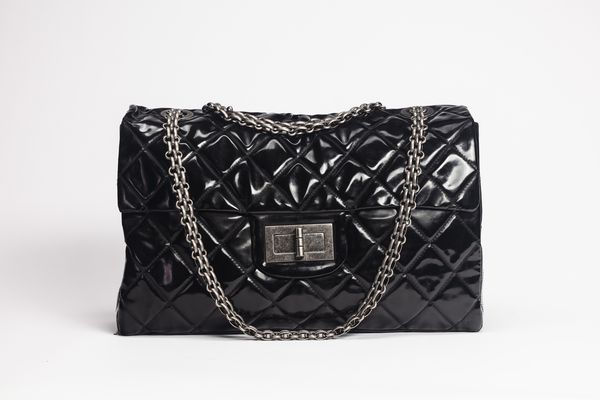 CHANEL : Borsa Reissue XXL  - Asta Luxury Fashion - Associazione Nazionale - Case d'Asta italiane