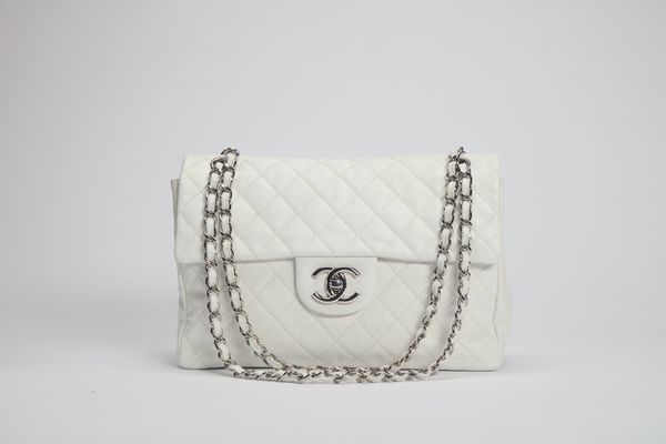 CHANEL : Borsa Maxi Jumbo  - Asta Luxury Fashion - Associazione Nazionale - Case d'Asta italiane