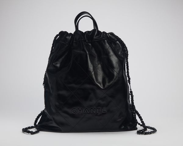 CHANEL : Borsa zaino 22  - Asta Luxury Fashion - Associazione Nazionale - Case d'Asta italiane