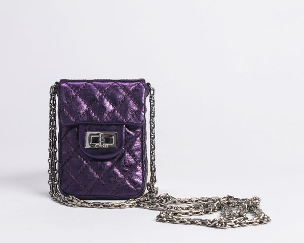 CHANEL : Porta telefono  - Asta Luxury Fashion - Associazione Nazionale - Case d'Asta italiane