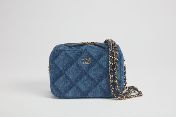 CHANEL : Mini borsa  - Asta Luxury Fashion - Associazione Nazionale - Case d'Asta italiane