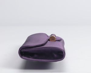 Yves Saint Laurent : Pochette in raso di seta  - Asta Luxury Fashion - Associazione Nazionale - Case d'Asta italiane