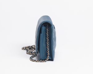 CHANEL : Borsa Emoticon Wallet on Chain  - Asta Luxury Fashion - Associazione Nazionale - Case d'Asta italiane