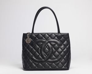 CHANEL - Borsa Medallion