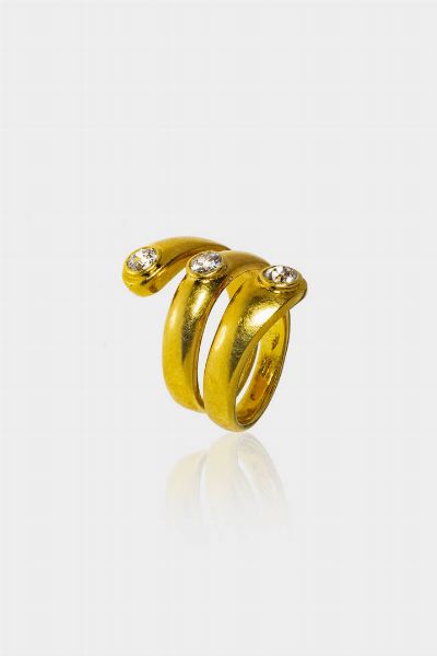 ANELLO : Peso gr 13 Misura 12 (52) in oro giallo a spirale con diamanti taglio vecchio per totali ct 0 75 ca  - Asta Gioielli  - Associazione Nazionale - Case d'Asta italiane