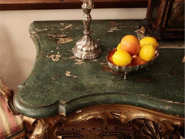 Console in legno intagliato, dorato e laccato  - Asta La Casa del Maestro Pietro Annigoni e di Rosa Segreto - Associazione Nazionale - Case d'Asta italiane