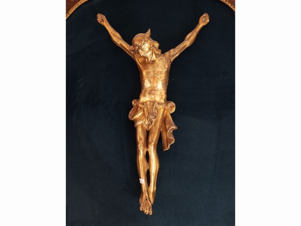 Cristo crocifisso in legno intagliato e dorato  - Asta La Casa del Maestro Pietro Annigoni e di Rosa Segreto - Associazione Nazionale - Case d'Asta italiane