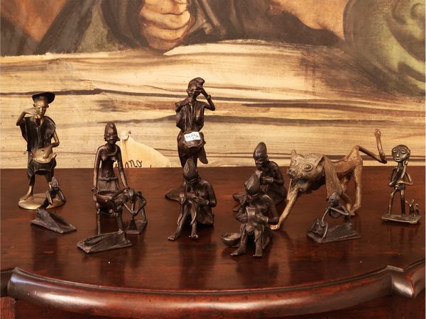 Dodici piccole sculture tribali in bronzo  - Asta La Casa del Maestro Pietro Annigoni e di Rosa Segreto - Associazione Nazionale - Case d'Asta italiane