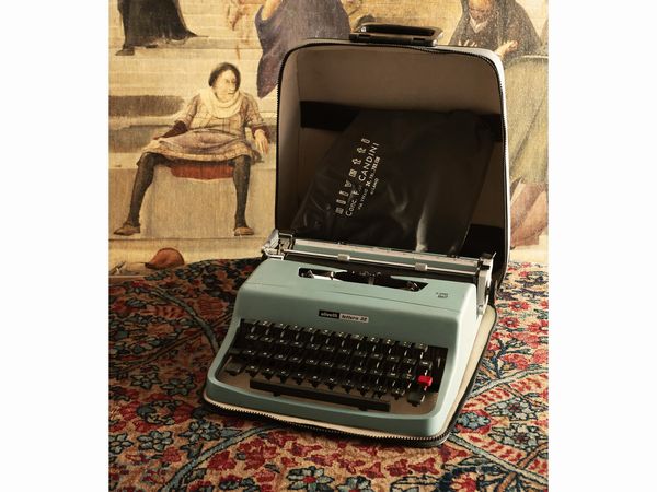 Macchina da scrivere, Olivetti Lettera 32  - Asta La Casa del Maestro Pietro Annigoni e di Rosa Segreto - Associazione Nazionale - Case d'Asta italiane