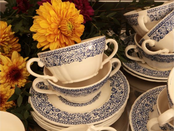 Assortimento di tazze in ceramica, Laveno e Churchill  - Asta La Casa del Maestro Pietro Annigoni e di Rosa Segreto - Associazione Nazionale - Case d'Asta italiane